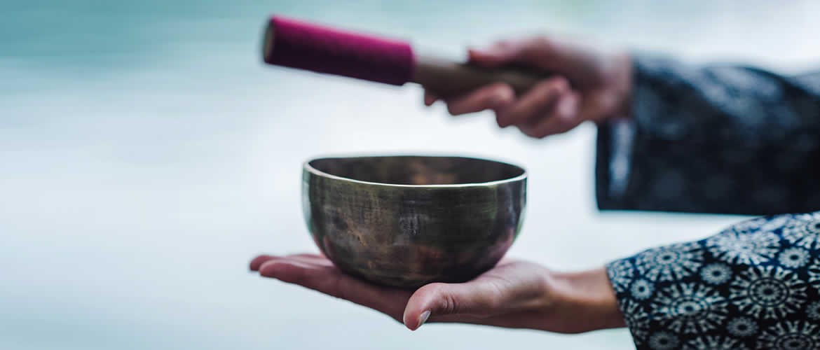 meditazione con campane tibetane